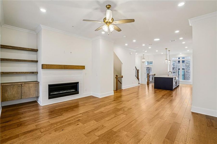 Spacious, unfurnished interior of a new home in Byers Park, Alpharetta (Image 25). Spacious, unfurnished interior of a new home in Byers Park, Alpharetta (Image 25).