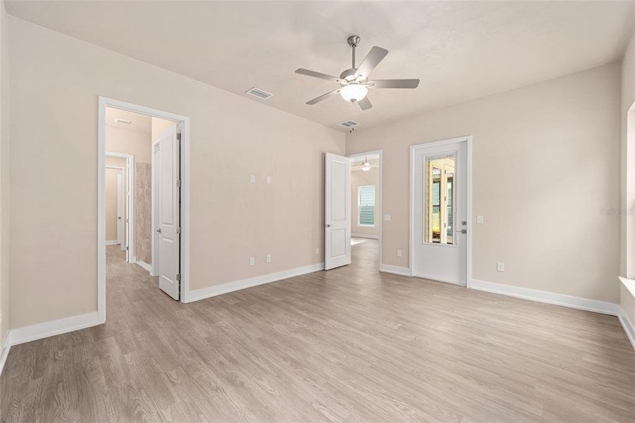 Spacious, unfurnished interior of a new home in Fairway Pointe at West End, Newberry (Image 14).