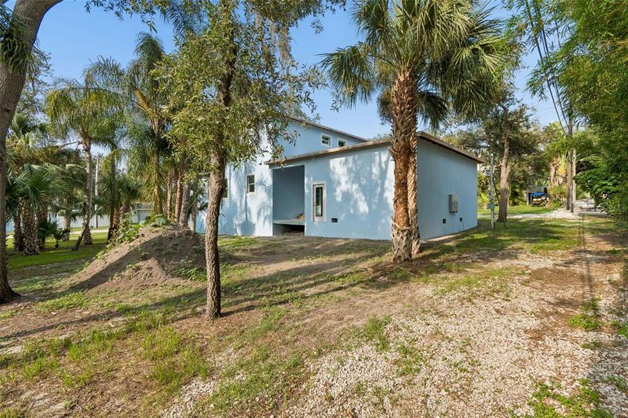 Exterior details and patio area of a home in , Crystal Beach (Image 15).
