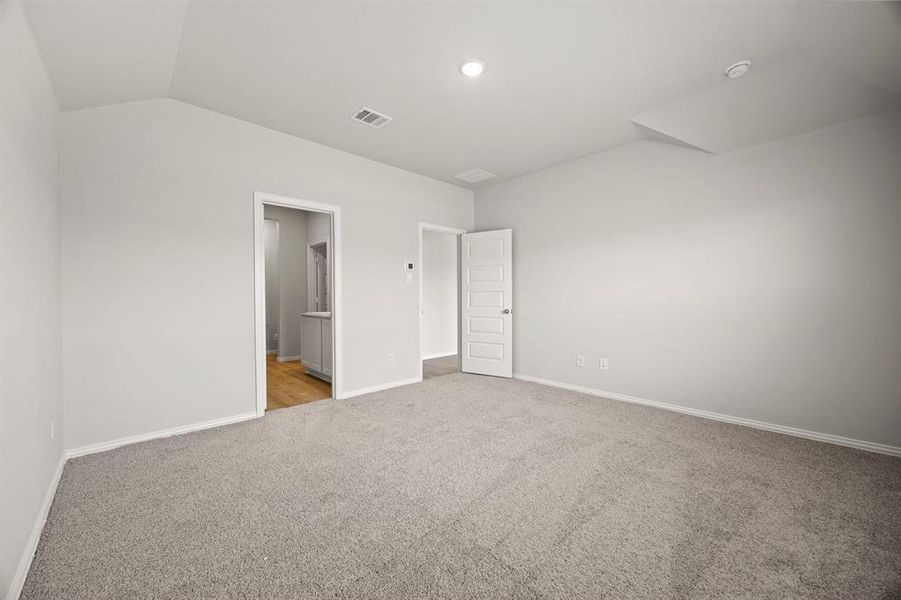 25-web-or-mls-556-ridgewood-dr