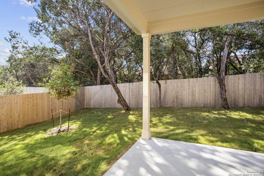 Exterior details and patio area of a home in Rosemont Hill, San Antonio (Image 2).