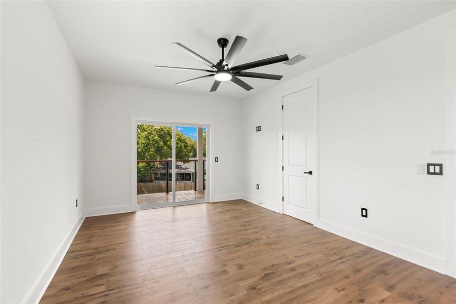 Spacious, unfurnished interior of a new home in , Safety Harbor (Image 41).
