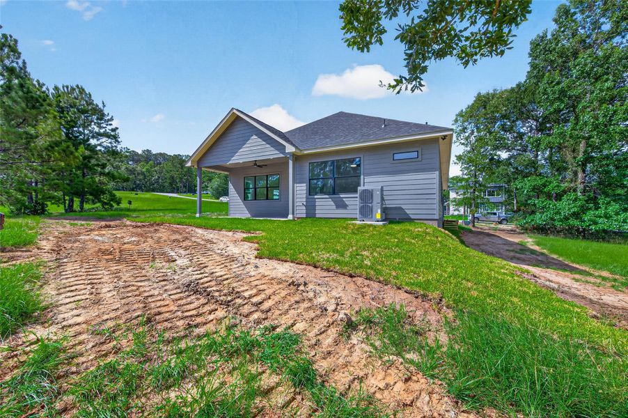 Exterior details and patio area of a home in , Huntsville (Image 23).
