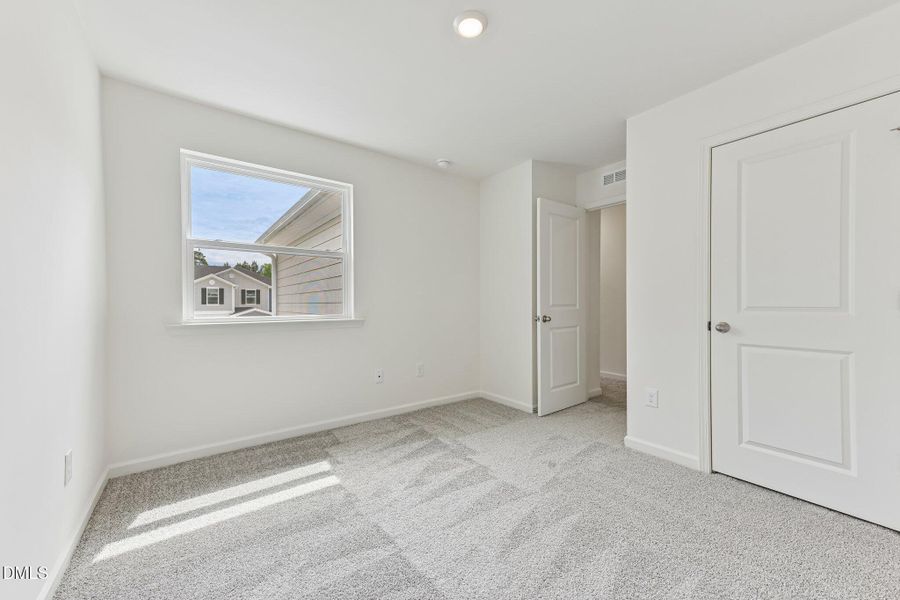 24-web-or-mls-Chrys St-S0205-024