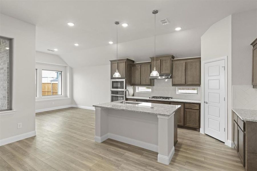 Coppel_05_Representative Photo Coppel_05_Representative Photo