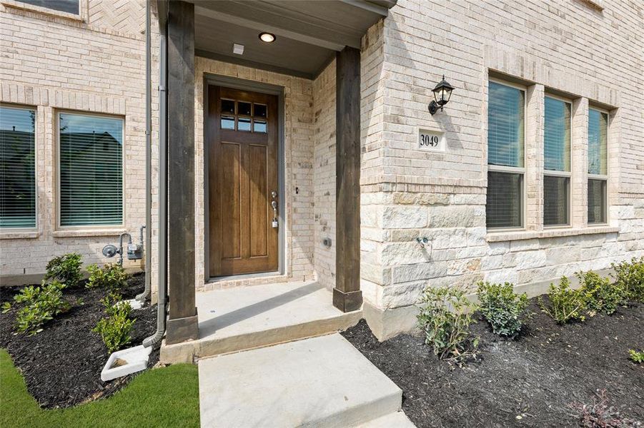 3049 Tall Pine-Porch-1