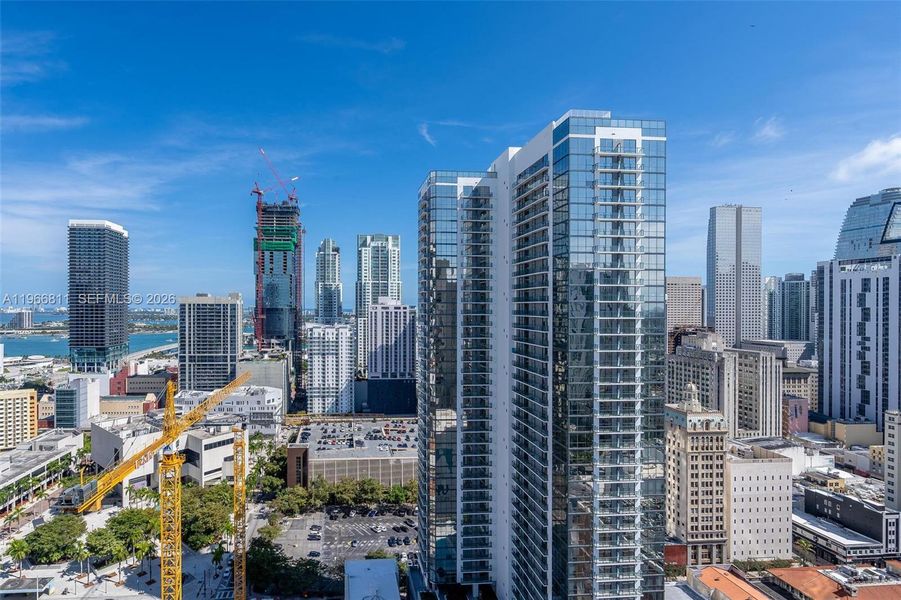 Condo located in Miami, FL showcasing its design and architecture (Image 33).