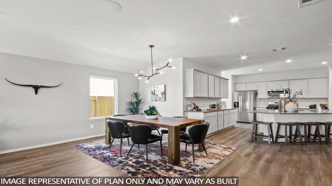 Furnished interior view inside a new home in Silverthorne, Conroe (Image 6).