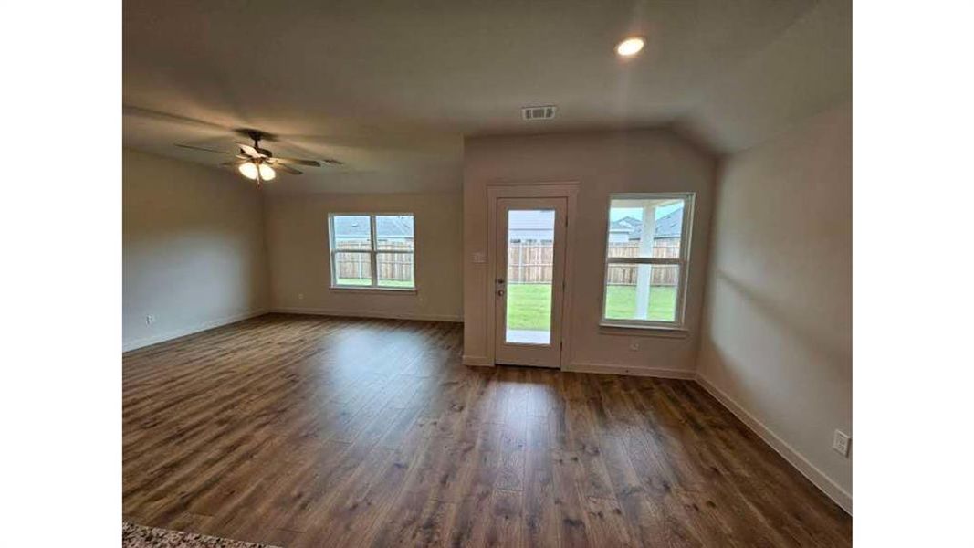 Spacious, unfurnished interior of a new home in Patriot Estates, Venus (Image 15).