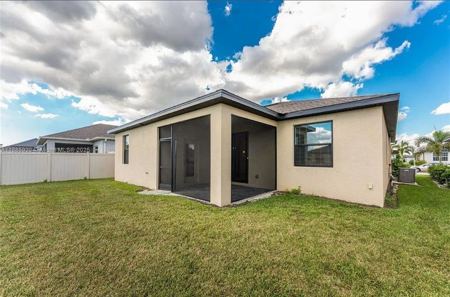 Exterior details and patio area of a home in , Port Charlotte (Image 19).