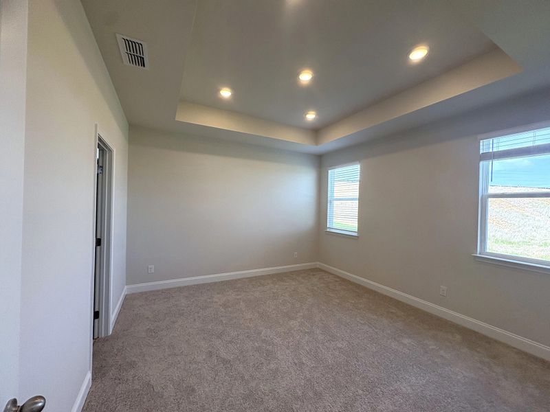 Spacious, unfurnished interior of a new home in Cades Bluff, Lebanon (Image 23).