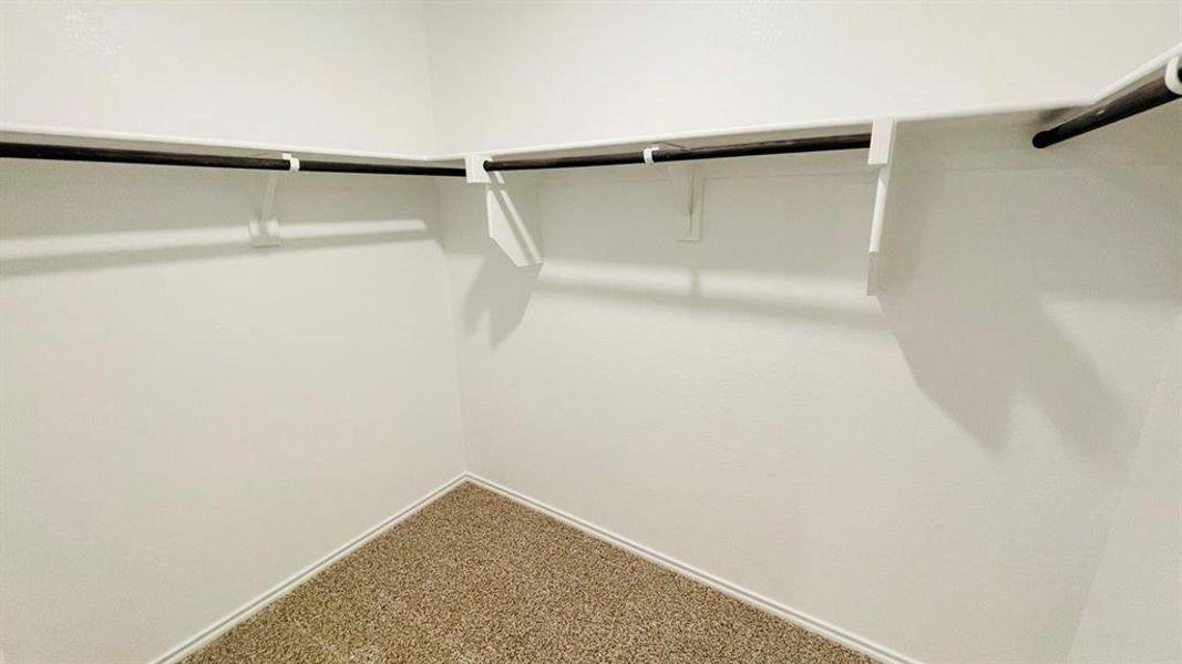 Spacious, unfurnished interior of a new home in Sunnycreek, Fort Worth (Image 16).