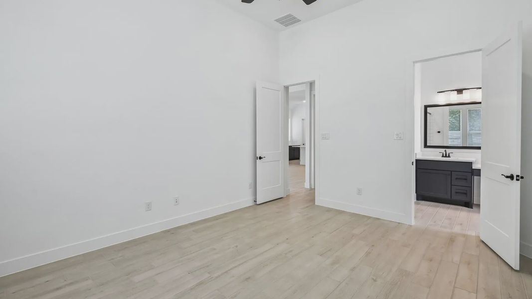 Spacious, unfurnished interior of a new home in Artavia, Conroe (Image 44).