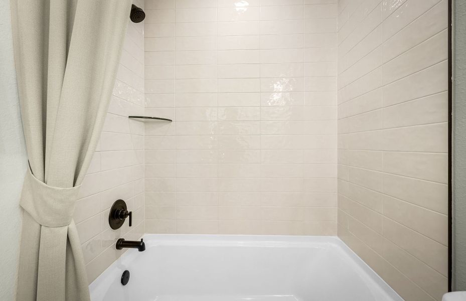 Representative interior finishes for a home built from the Fentress by Pulte Homes in Cameron Place, Austin (Image 22).