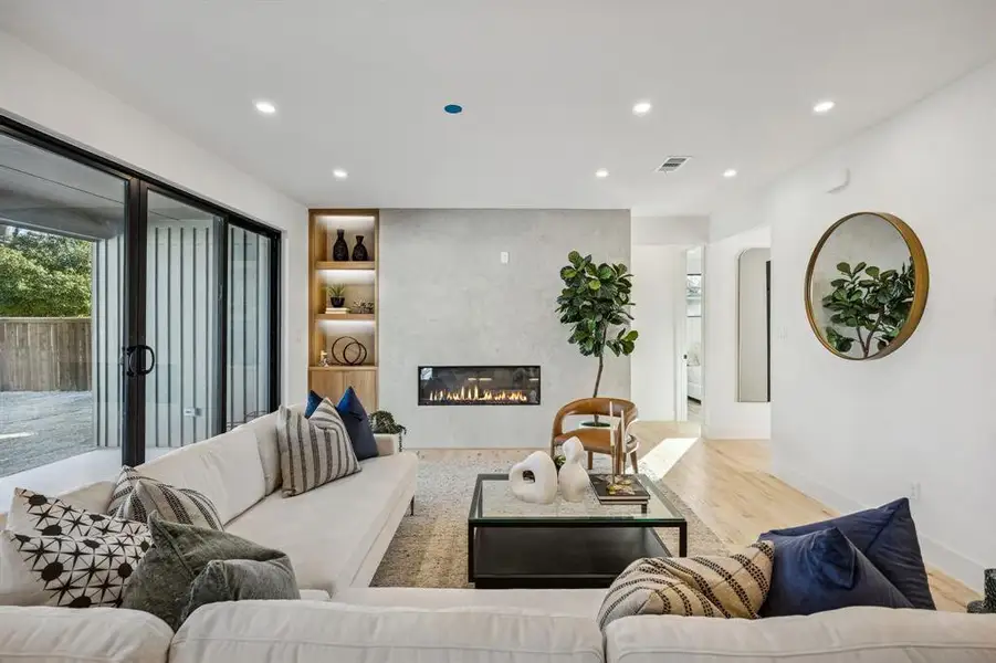 Furnished interior view inside a new home in , Dallas (Image 6).