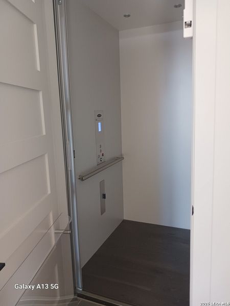 Image 25 of a home in .