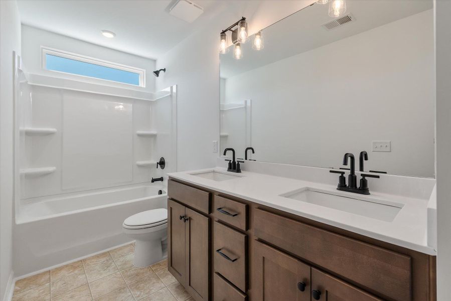 Furnished interior view inside a new home in Oakley Pointe, Moncks Corner (Image 11).