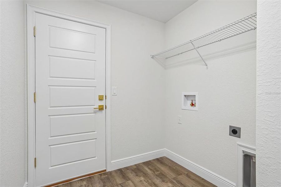 Spacious, unfurnished interior of a new home in , Ocala (Image 38).