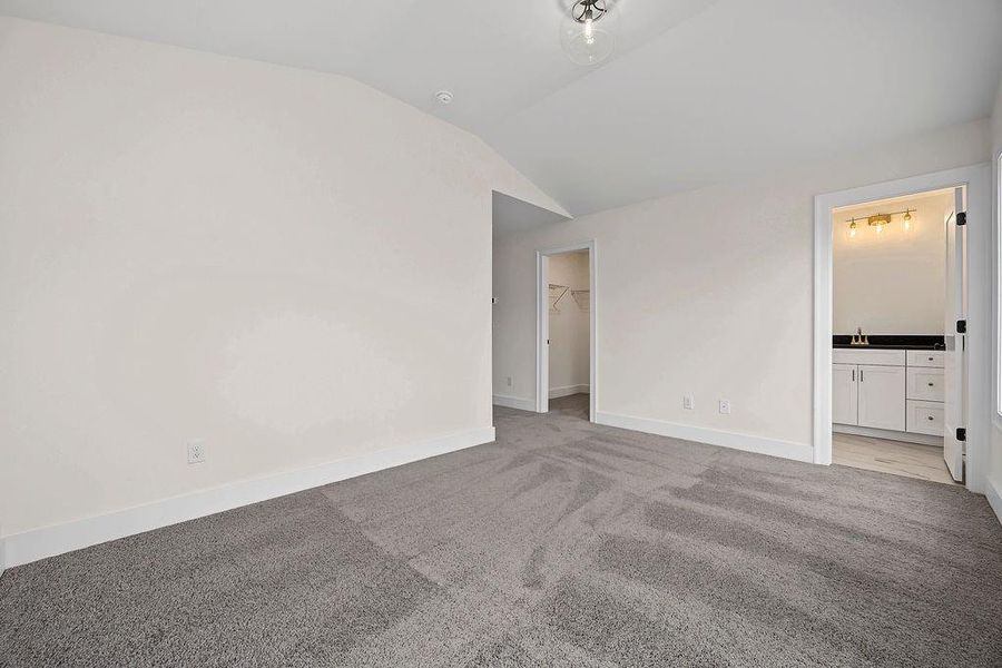 Spacious, unfurnished interior of a new home in Yellowstone Farms, Cumming (Image 37).
