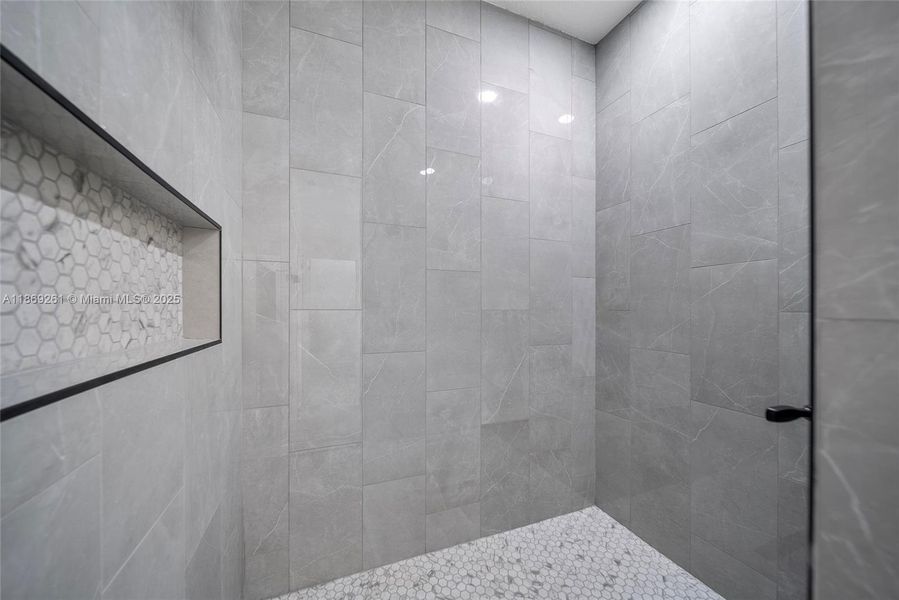 Image 27 of a home in .