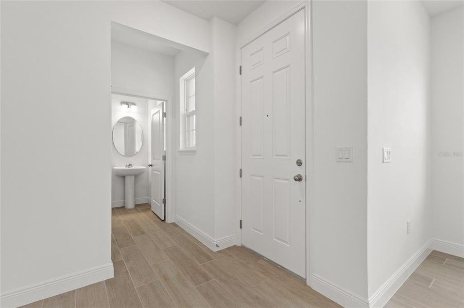 Spacious, unfurnished interior of a new home in Crossroads at Kelly Park, Apopka (Image 23).