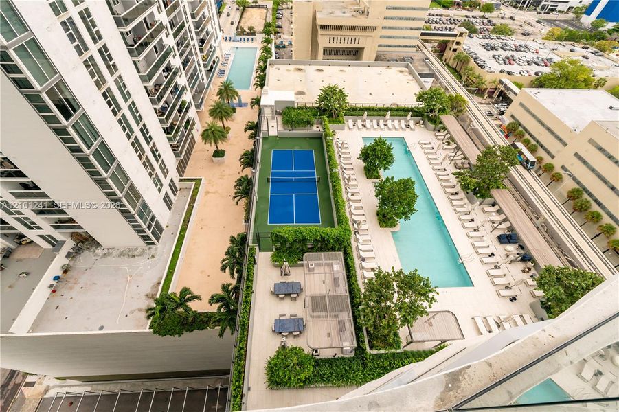 Condo located in Miami, FL showcasing its design and architecture (Image 27). Condo located in Miami, FL showcasing its design and architecture (Image 27).