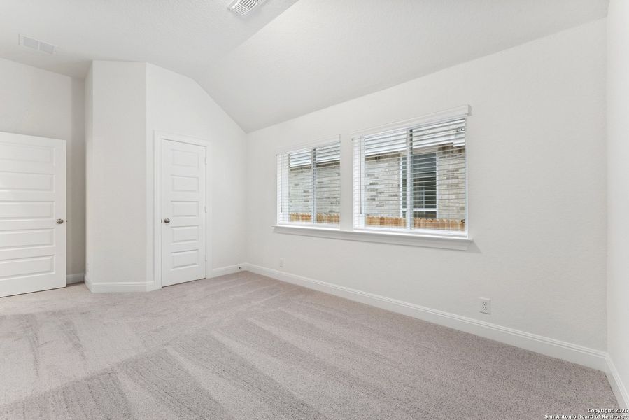 Spacious, unfurnished interior of a new home in Davis Ranch 50', San Antonio (Image 12).