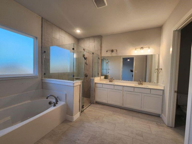 Furnished interior view inside a new home in Rocky Top, Krum (Image 5).