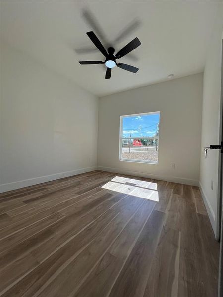 Spacious, unfurnished interior of a new home in , Ocala (Image 12).