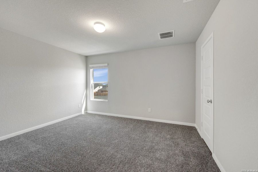 Spacious, unfurnished interior of a new home in Paloma Park, Converse (Image 25).