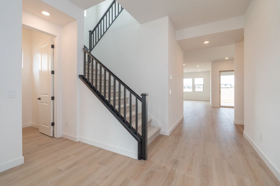 Spacious, unfurnished interior of a new home in Waterston Central, Gilbert (Image 14).
