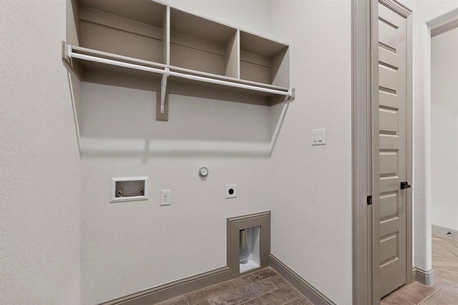 Spacious, unfurnished interior of a new home in , Athens (Image 24).