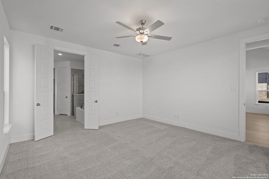 Spacious, unfurnished interior of a new home in Mayfair 50', New Braunfels (Image 29).