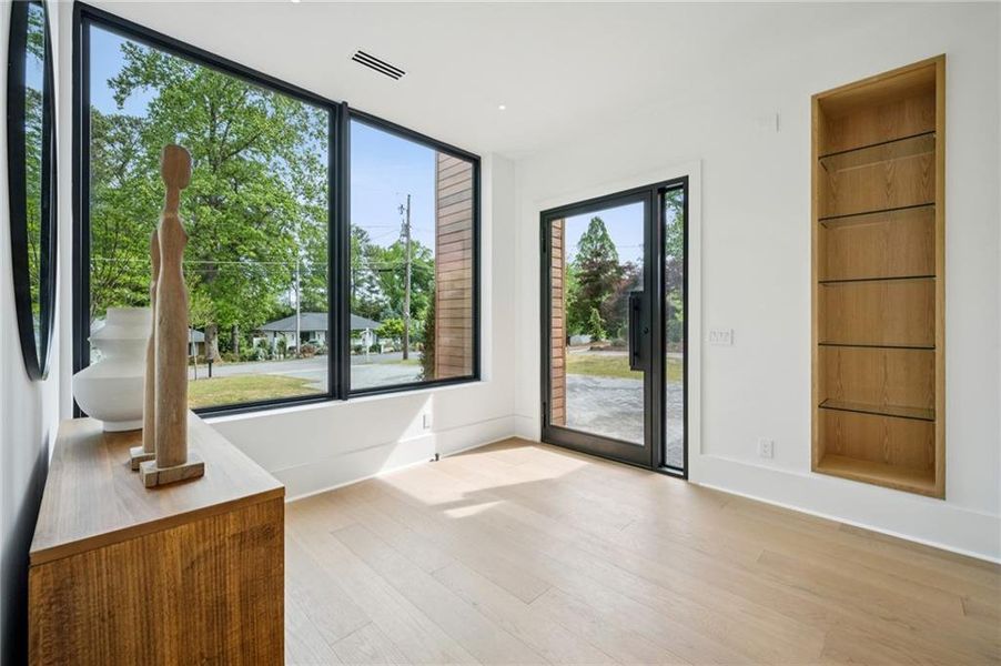 Exterior details and patio area of a home in , Brookhaven (Image 3).