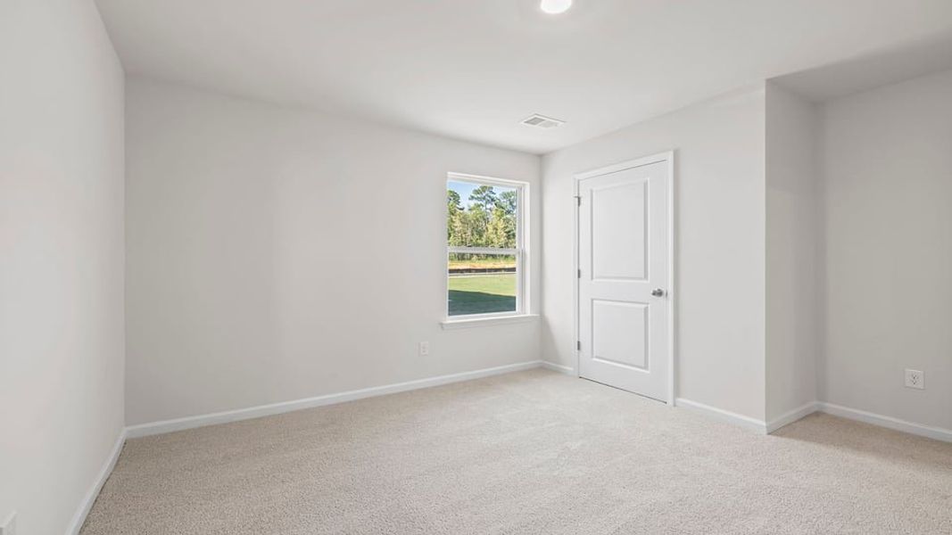Spacious, unfurnished interior of a new home in Varner Station, Woodruff (Image 17).