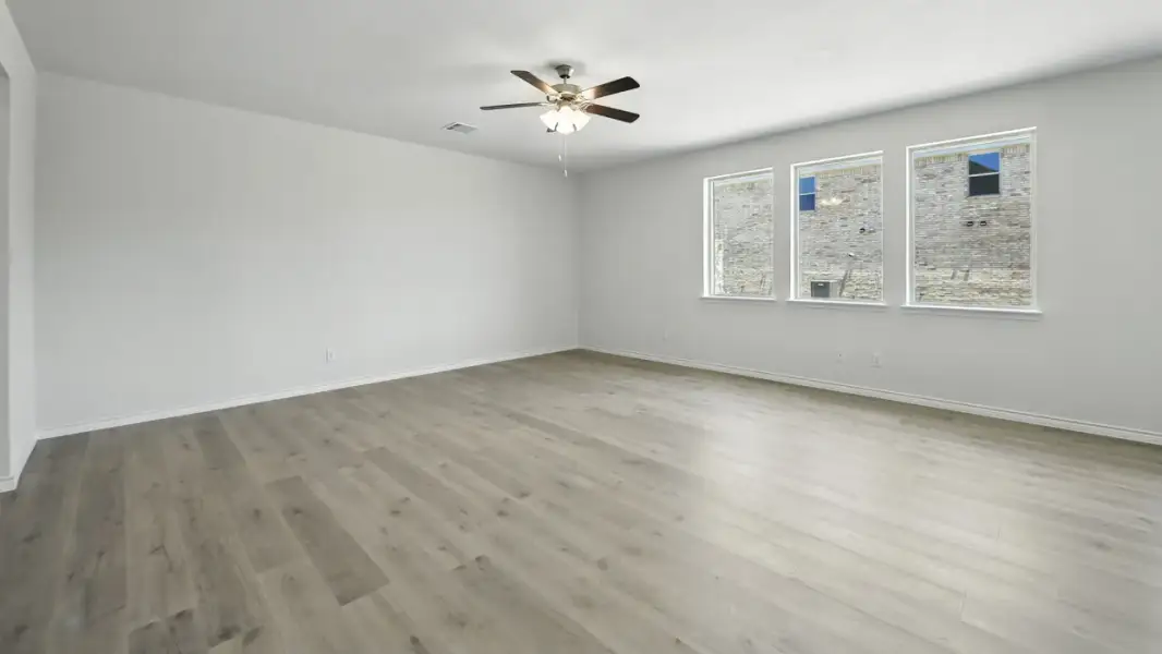 Spacious, unfurnished interior of a new home in Winchester Crossing, Princeton (Image 5).