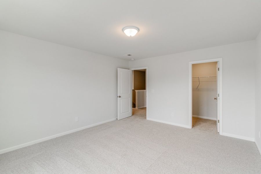Spacious, unfurnished interior of a new home in Winston Point, Gilbert (Image 24).
