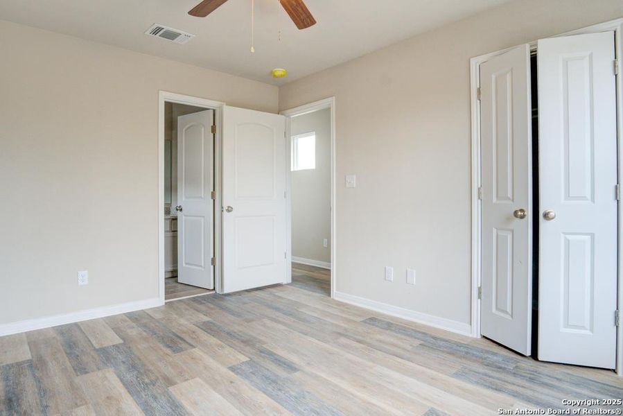 Spacious, unfurnished interior of a new home in , San Antonio (Image 23).