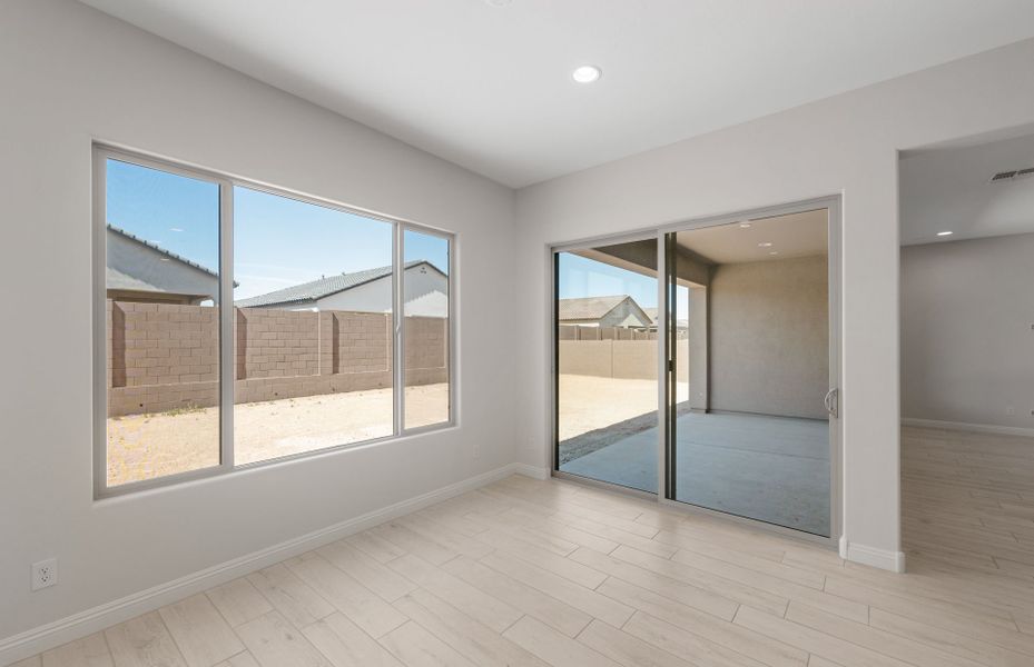 Spacious, unfurnished interior of a new home in Artisan at Asante, Surprise (Image 27).