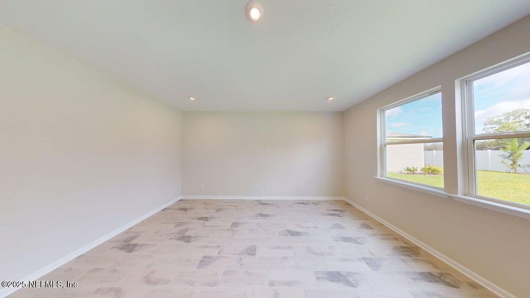 Spacious, unfurnished interior of a new home in Sandridge Hills, Green Cove Springs (Image 14).