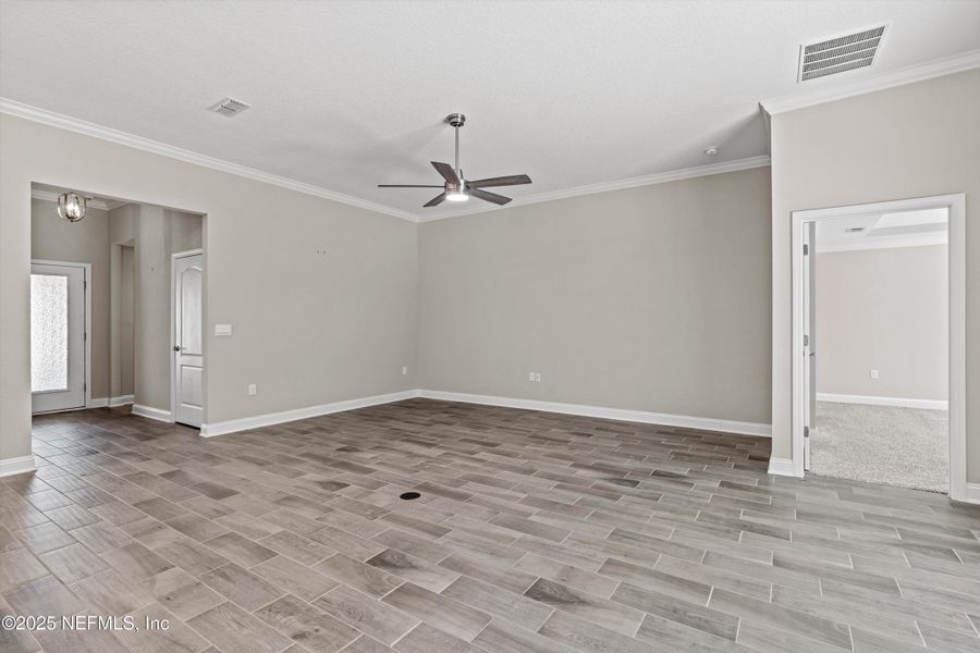 Spacious, unfurnished interior of a new home in Parkland Preserve, St. Augustine (Image 23).