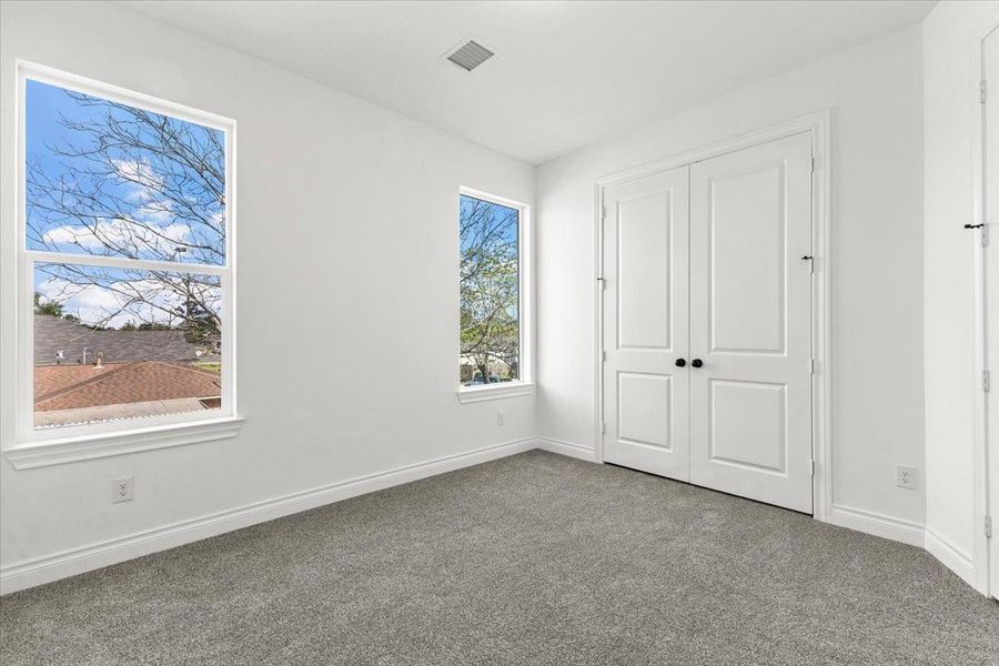 Spacious, unfurnished interior of a new home in , Houston (Image 25).