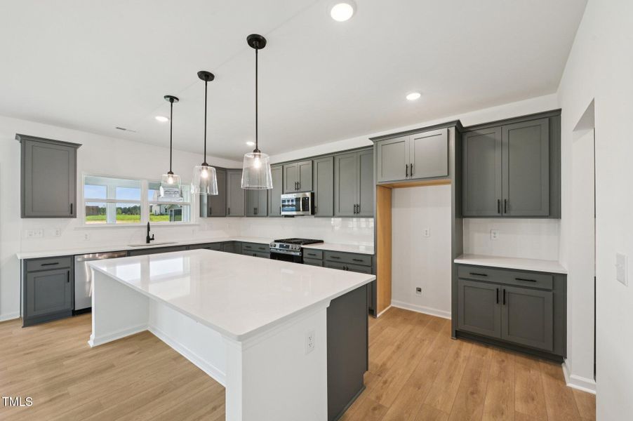 12-web-or-mls-N Stonemill Trl-S0507-012