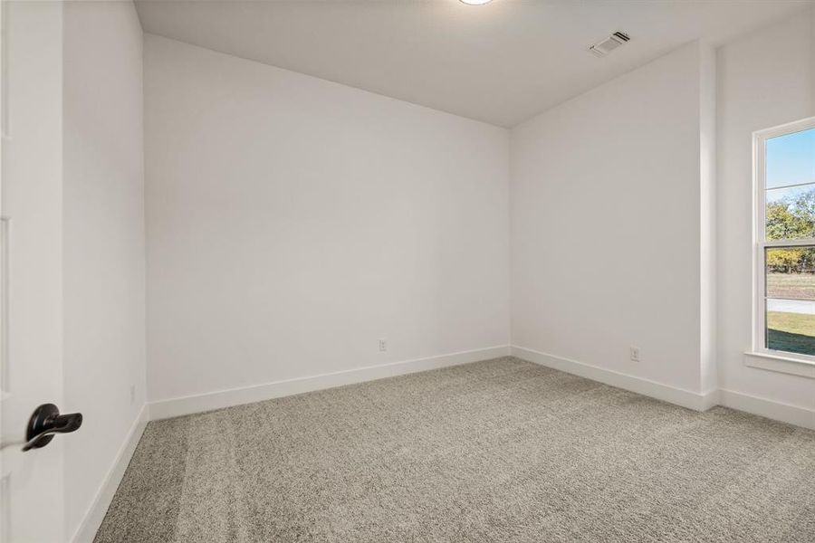 Spacious, unfurnished interior of a new home in Rolling Creek Ranch, Aledo (Image 22). Spacious, unfurnished interior of a new home in Rolling Creek Ranch, Aledo (Image 22).