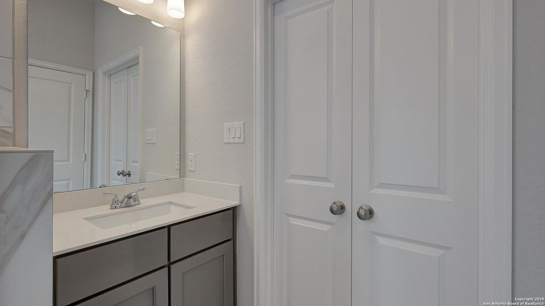 Image 36 of a home in Ladera 40'. Image 36 of a home in Ladera 40'.