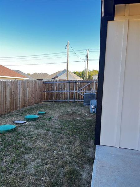 Exterior details and patio area of a home in , Granbury (Image 3).