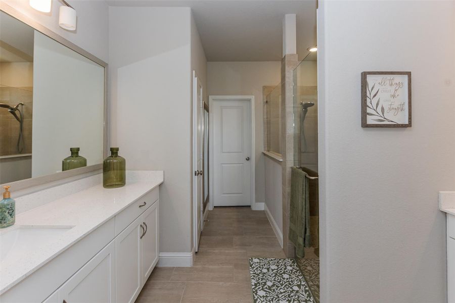 Furnished interior view inside a new home in , Tomball (Image 12).