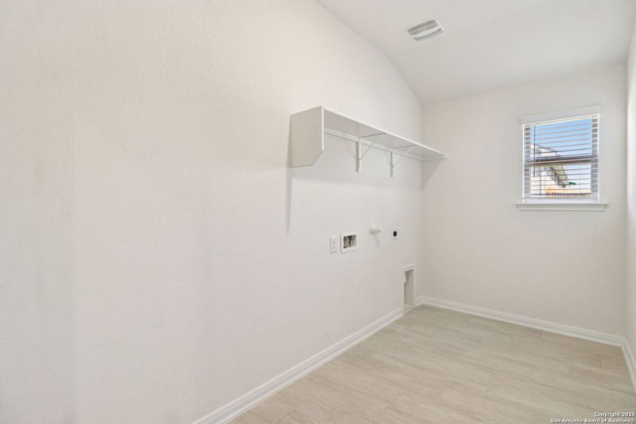 Spacious, unfurnished interior of a new home in Legendary Trails - Classic Series, Cibolo (Image 29). Spacious, unfurnished interior of a new home in Legendary Trails - Classic Series, Cibolo (Image 29).