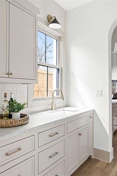 Furnished interior view inside a new home in , Dallas (Image 16).
