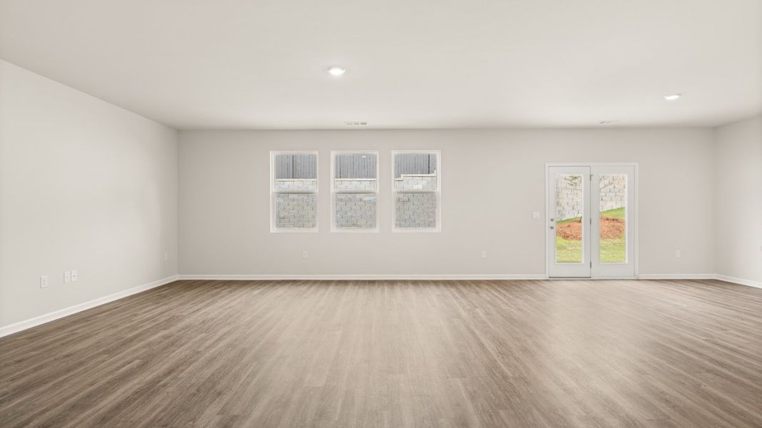 Spacious, unfurnished interior of a new home in Kingston Ranch at Lake Oconee, Buckhead (Image 13).